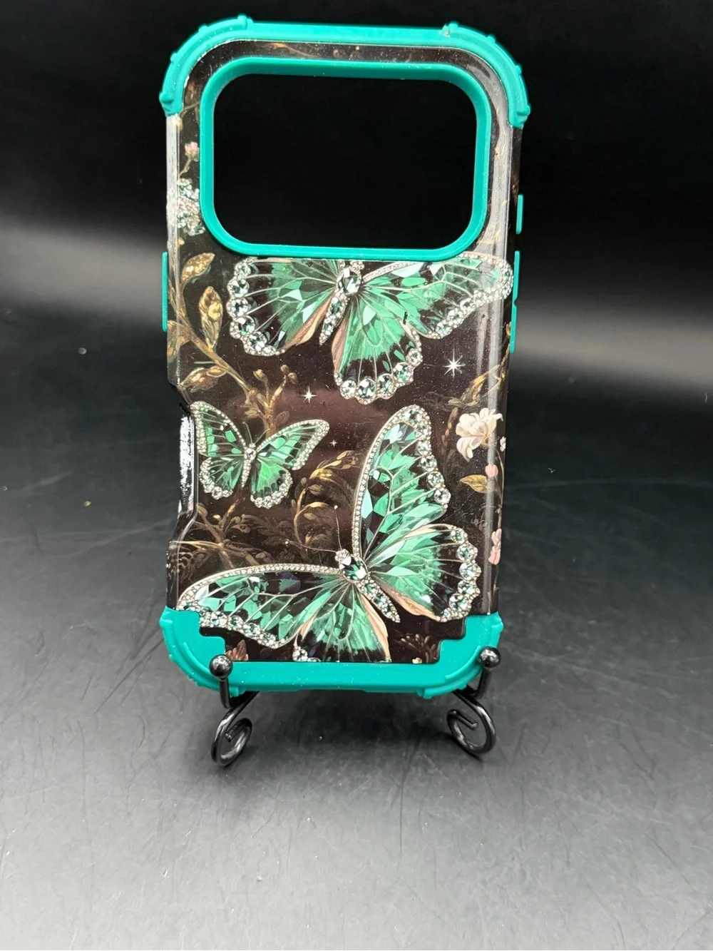 iPhone 17Pro Impact Resistant Butterfly Case - Stylish Black and Green